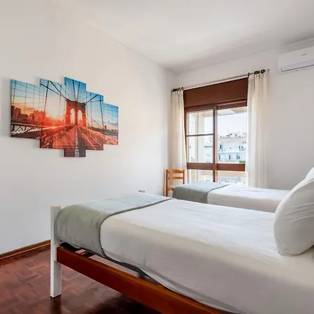 Cosy 3bdr Flat Near By Lovelystay * Faro