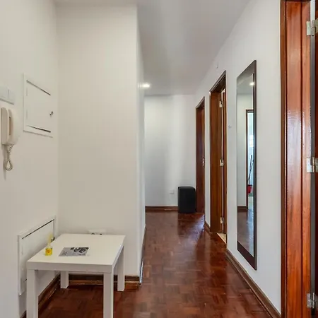 Lägenhet Cosy 3bdr Flat Near By Lovelystay *