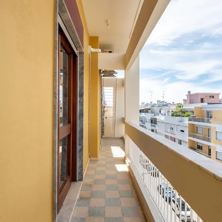 Cosy 3bdr Flat Near By Lovelystay Faro