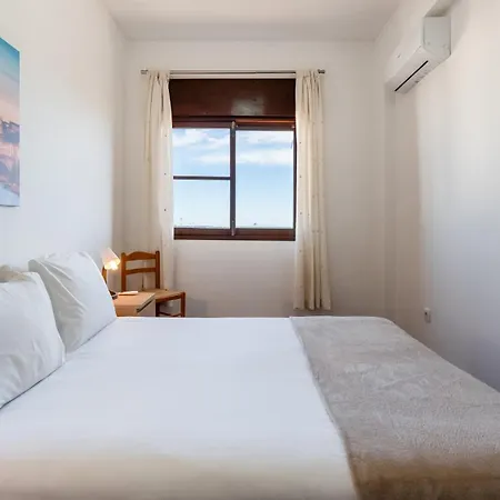 Cosy 3bdr Flat Near By Lovelystay * Faro