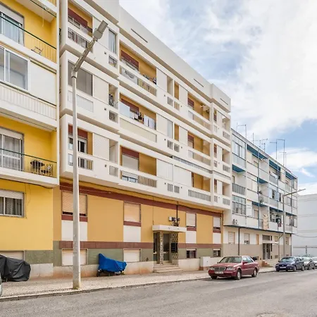 Cosy 3bdr Flat Near By Lovelystay Lejlighed