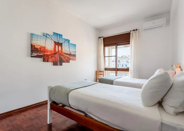 Cosy 3bdr Flat Near By Lovelystay * Faro