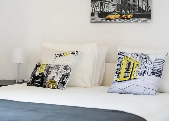 Cosy 3bdr Flat Near By Lovelystay *