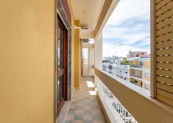 Cosy 3bdr Flat Near By Lovelystay Faro