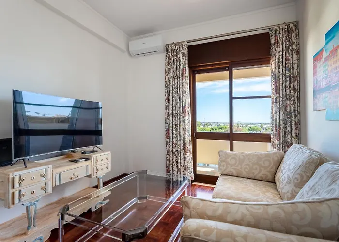 Cosy 3bdr Flat Near By Lovelystay