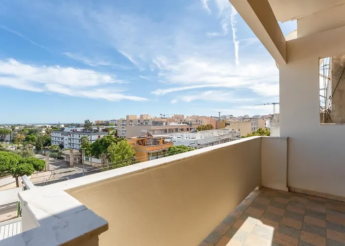 Lägenhet Cosy 3bdr Flat Near By Lovelystay