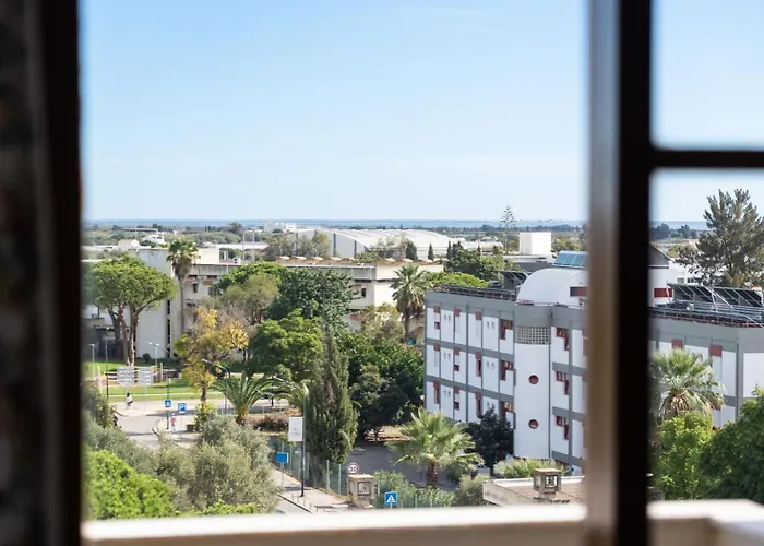Cosy 3bdr Flat Near By Lovelystay Faro