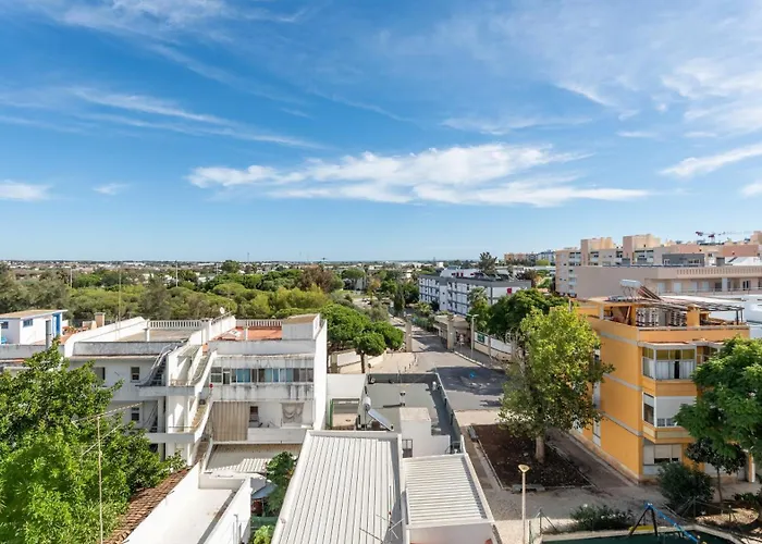 Cosy 3bdr Flat Near By Lovelystay