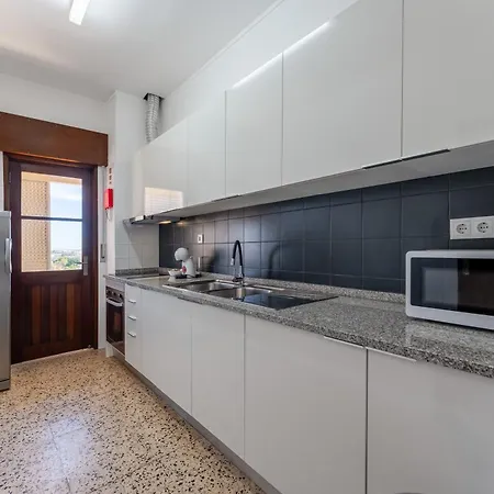 Cosy 3bdr Flat Near By Lovelystay *