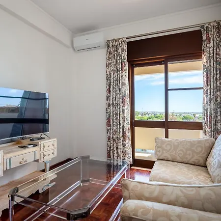 Cosy 3bdr Flat Near By Lovelystay