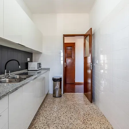דירה Cosy 3bdr Flat Near By Lovelystay *