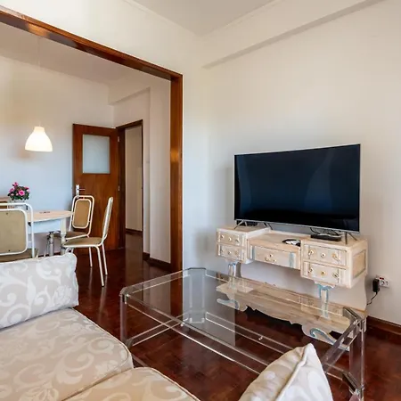 Cosy 3bdr Flat Near By Lovelystay 아파트 *