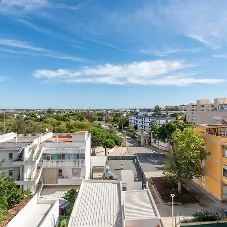 Cosy 3bdr Flat Near By Lovelystay