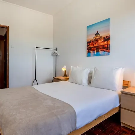 Cosy 3bdr Flat Near By Lovelystay