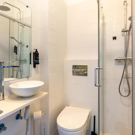 Cosy 3bdr Flat Near By Lovelystay 아파트