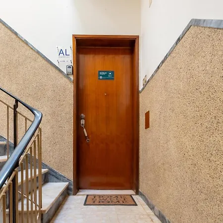 Cosy 3bdr Flat Near By Lovelystay 아파트 파로